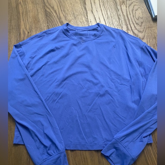 Blue long sleeve lululemon top. Size 2 - Picture 1 of 2